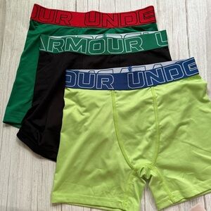 New Boy's UNDER ARMOUR Set Of 3 Polyester Blend  Boxer Brief size M